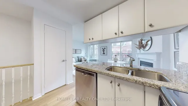 Additional image 9 of 18 Laidlaw St Unit 1019