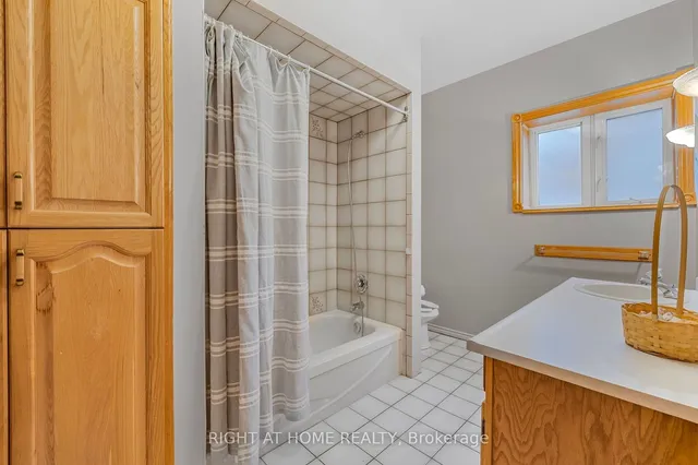 Additional image 16 of 186 Royalavon Cres