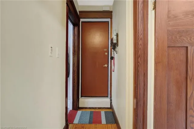 Additional image 32 of 67 Moore Ave