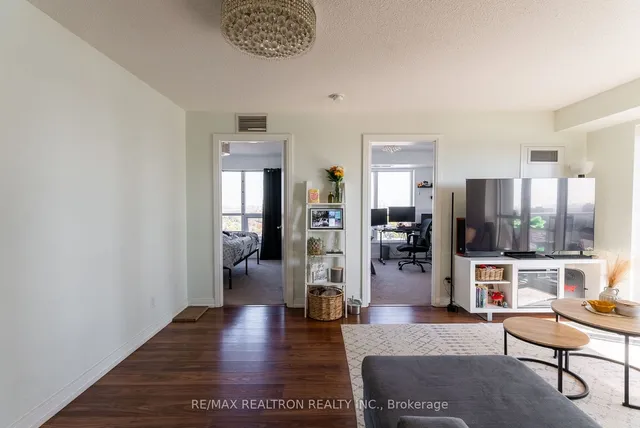 Additional image 14 of 151 Village Green Sq Unit 2102