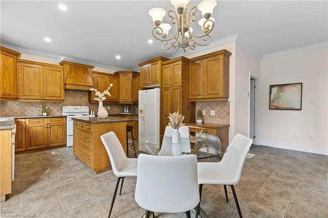 Additional image 12 of 413 Falconridge Dr