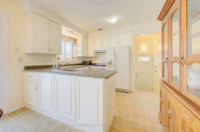 Additional image 9 of 336 Vanier Dr