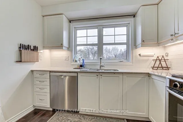 Additional image 5 of 701 Homer Watson Blvd Unit 6