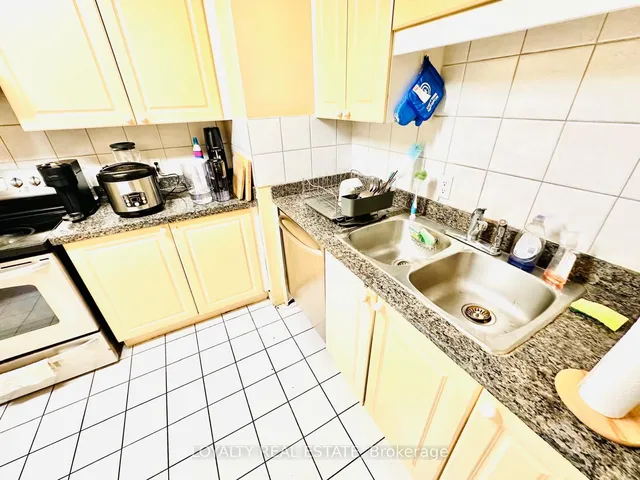 Additional image 5 of 8 Lee Centre Dr Unit 2009