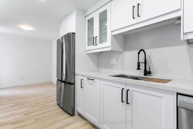 Additional image 14 of 60 Southport St Unit 818