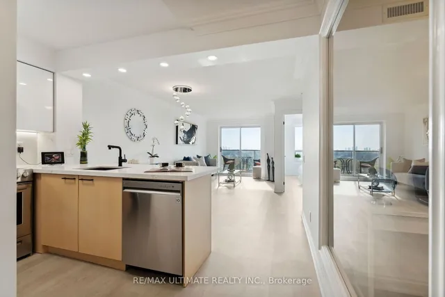 Additional image 36 of 2 Clairtrell Rd Unit #1008