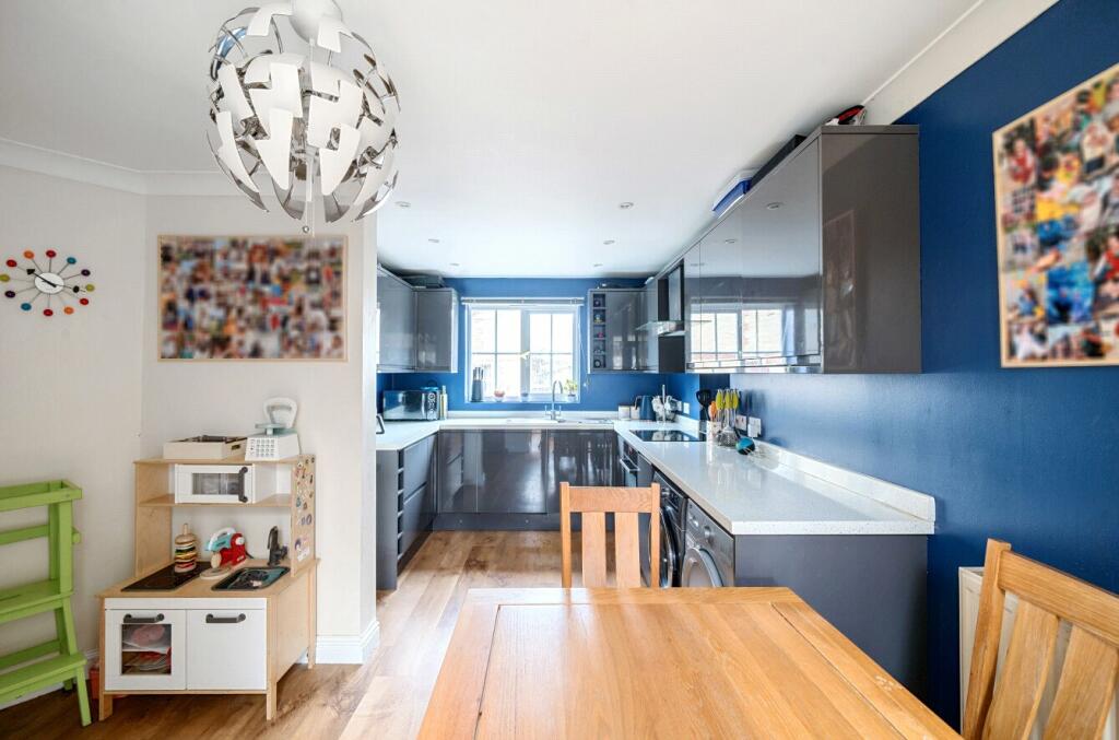 Additional image 4 of Coles Close, Wincanton, Somerset, BA9