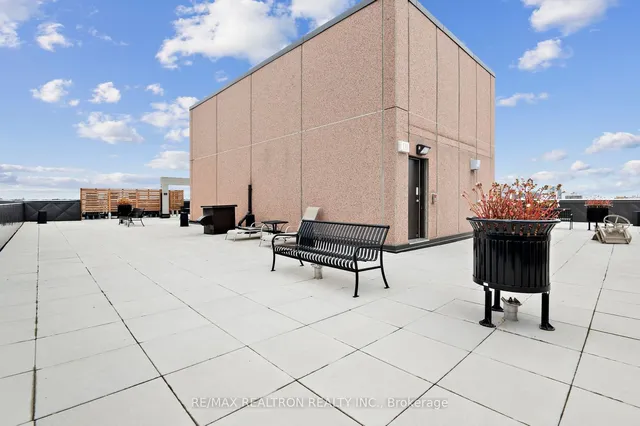 Additional image 31 of 449 Walmer Rd Unit 401