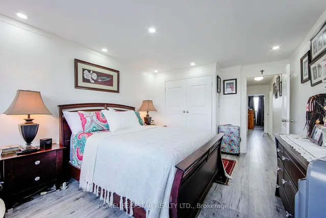 Additional image 18 of 5 SUNNY GLENWAY Unit 320