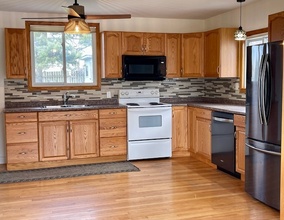 Additional image 3 of 676 Johnston Crescent