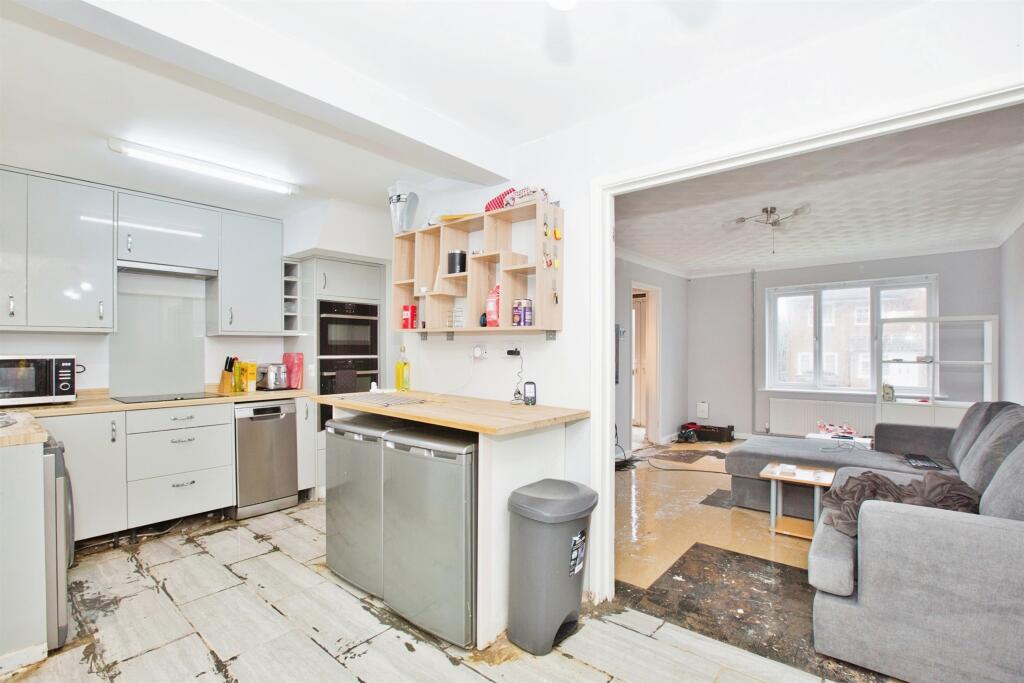 Additional image 14 of Plantagenet Chase, Yeovil