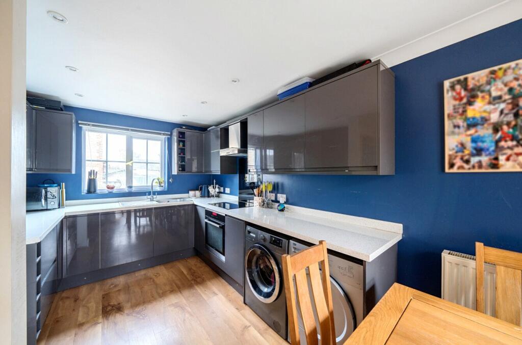 Additional image 3 of Coles Close, Wincanton, Somerset, BA9