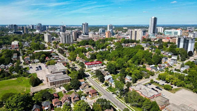 Additional image 8 of 122 Courtland Ave Unit 3