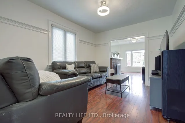 Additional image 9 of 293 Melrose St