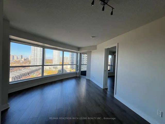 Additional image 2 of 125 Village Green Sq Unit 1109