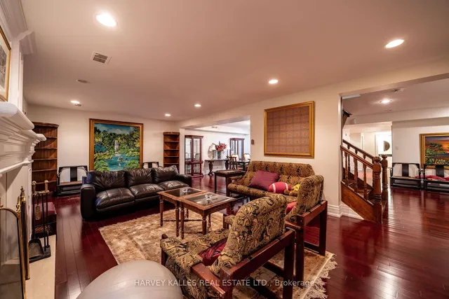 Additional image 31 of 6 Versailles Crt