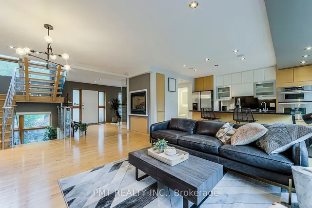 Additional image 17 of 19 Clarendon Ave