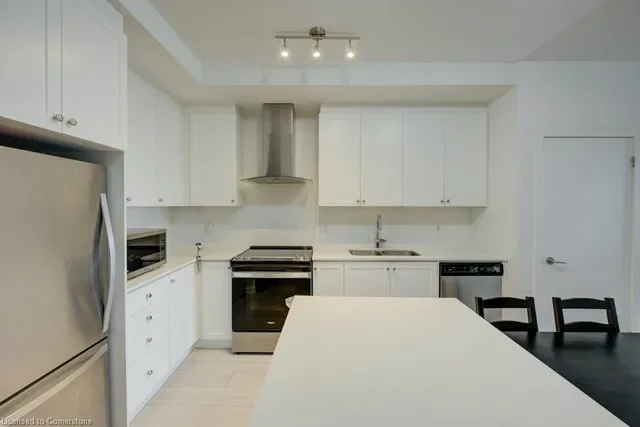 Additional image 19 of 55 Duke St Unit 322