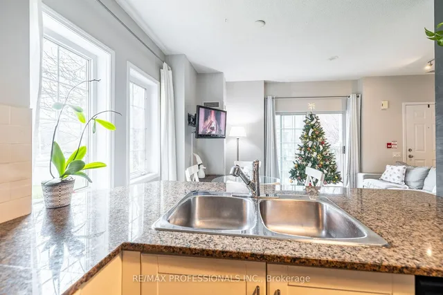 Additional image 10 of 15 Windermere Ave Unit TH101