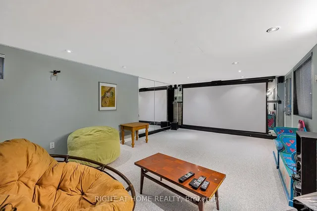 Additional image 36 of 186 Royalavon Cres