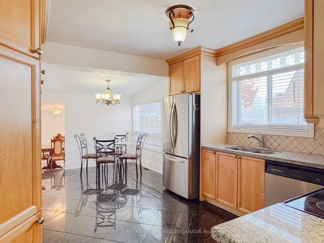 Additional image 7 of 1167 Roselawn Ave