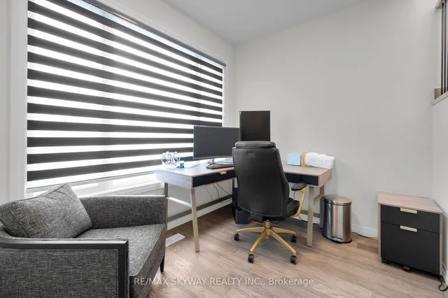 Additional image 6 of 972 Stonecliffe Walk Unit 18