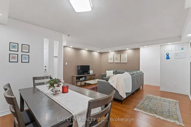 Additional image 10 of 633 Bay St Unit 721