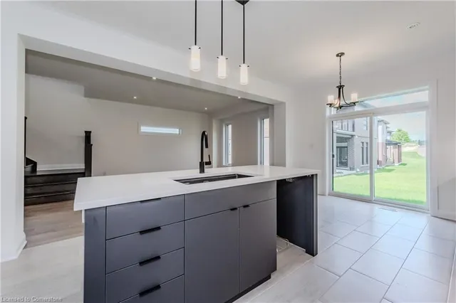 Additional image 10 of 14 Carina St