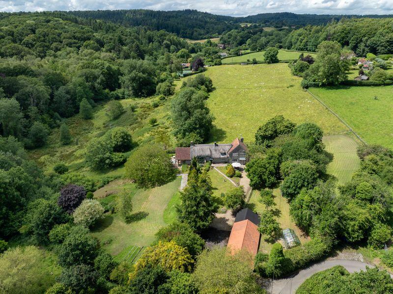 Additional image 5 of Fabulous period home in land of 1.9 acres in rural location.