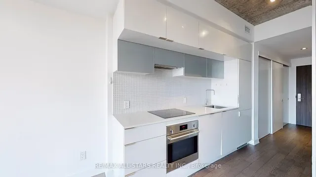 Additional image 10 of 185 Roehampton Ave Unit 907
