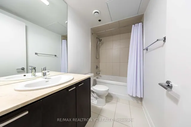 Additional image 11 of 375 King St Unit 1403