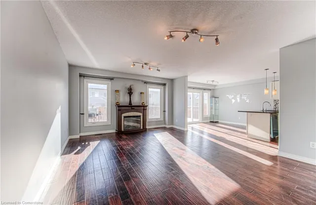 Additional image 29 of 35 Sassafras St