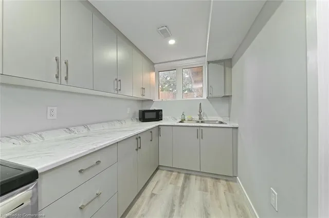 Additional image 33 of 32 Pony Way