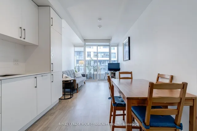 Additional image 9 of 27 Bathurst St Unit 1516