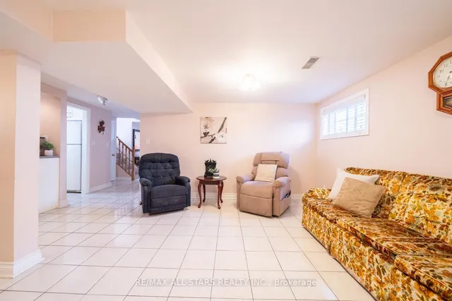 Additional image 26 of 30 Orangewood Cres