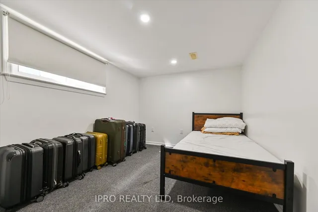 Additional image 27 of 135 Downsview Ave