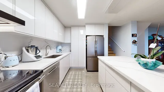 Additional image 13 of 11 Wincott Dr Unit 1912