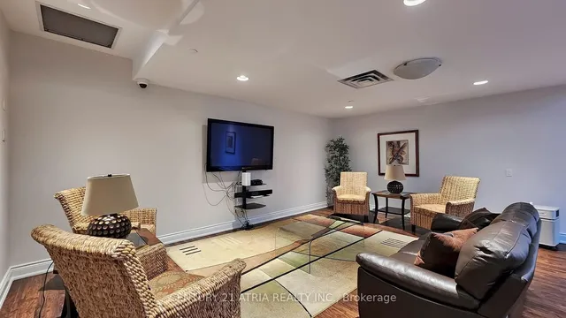 Additional image 37 of 980 Yonge St Unit 1001