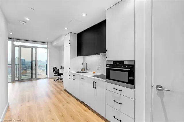 Additional image 6 of 741 King Street West St Unit 1509