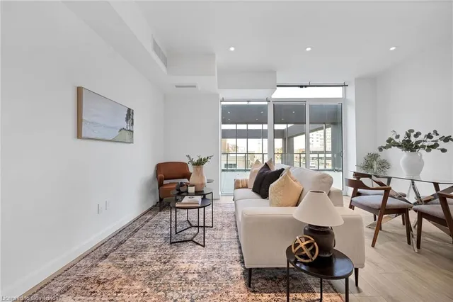 Additional image 8 of 741 King St Unit 201