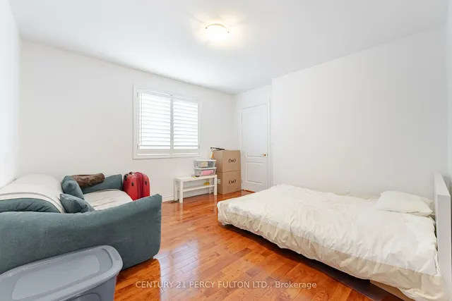 Additional image 23 of 206 Finch Ave