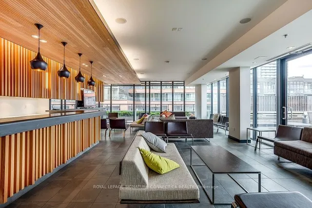 Additional image 33 of 8 Dovercourt Rd Unit 802