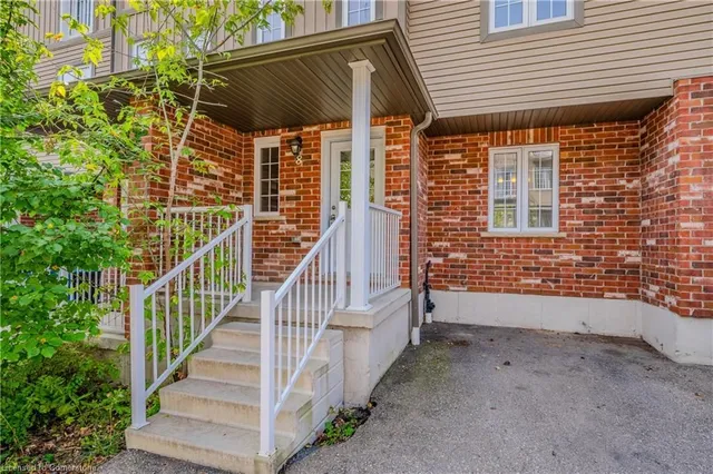 Additional image 4 of 55 Mooregate Cres Unit 8