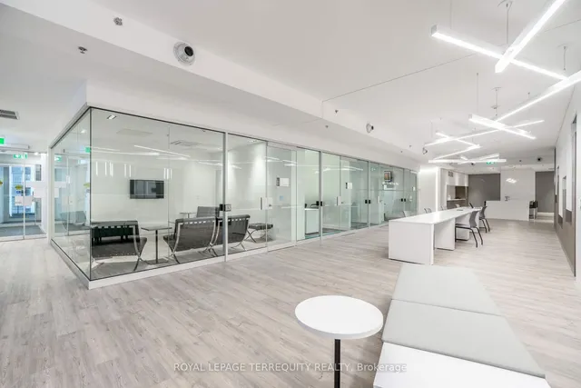 Additional image 19 of 181 Dundas St Unit 911