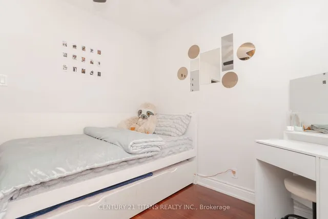 Additional image 17 of 15 Merrian Rd