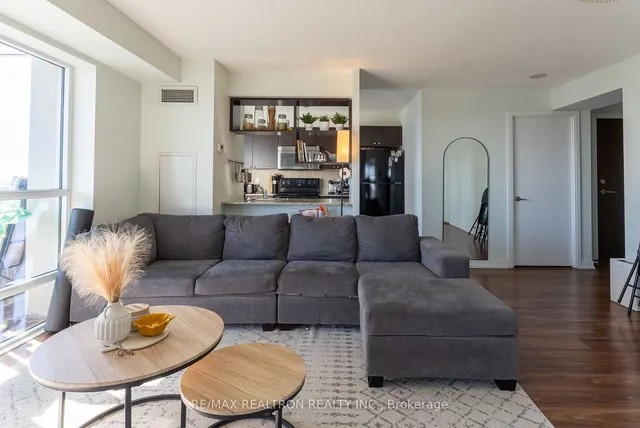 Additional image 9 of 151 Village Green Sq Unit 2102