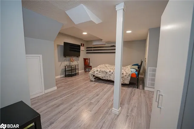 Additional image 12 of 92 Highland Cres