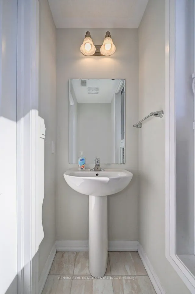 Additional image 10 of 261 Woodbine Ave