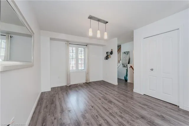 Additional image 7 of 55 Mooregate Cres Unit 8