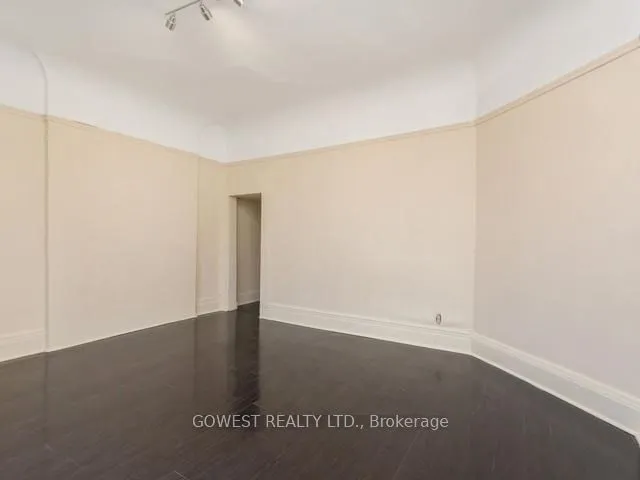 Additional image 10 of 2011 Dundas St